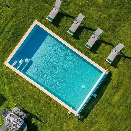 Vakantiehuis Casa Sol - Private Pool With A Large Garden Famalicão