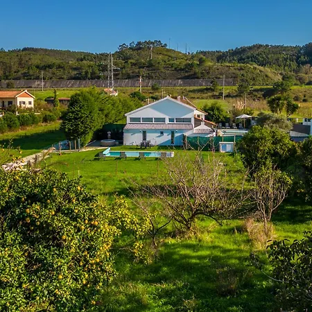 Casa Sol - Private Pool With A Large Garden Vakantiehuis Famalicão