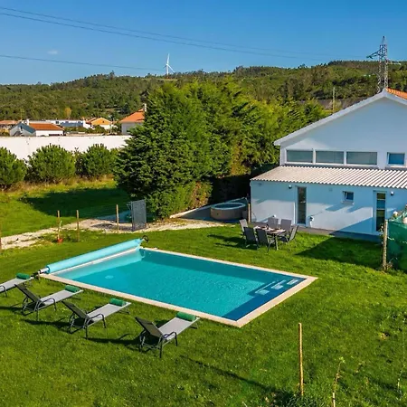 Casa Sol - Private Pool With A Large Garden Vakantiehuis Famalicão
