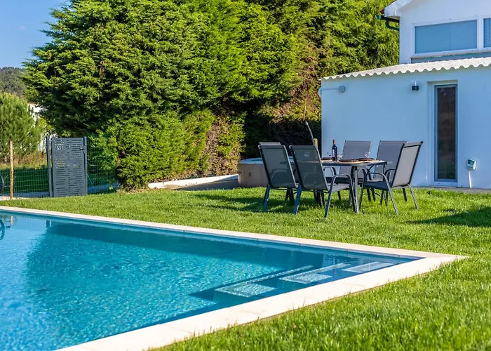 Casa Sol - Private Pool With A Large Garden Tatil Evi Famalicão